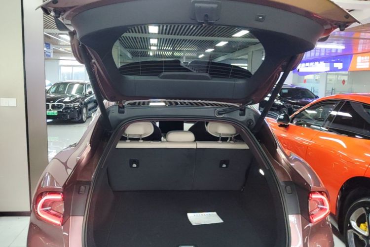 Used Xiaomi Auto YU7 2025 Ultra-Long Range High-Performance All-Wheel-Drive Max Edition Trunk