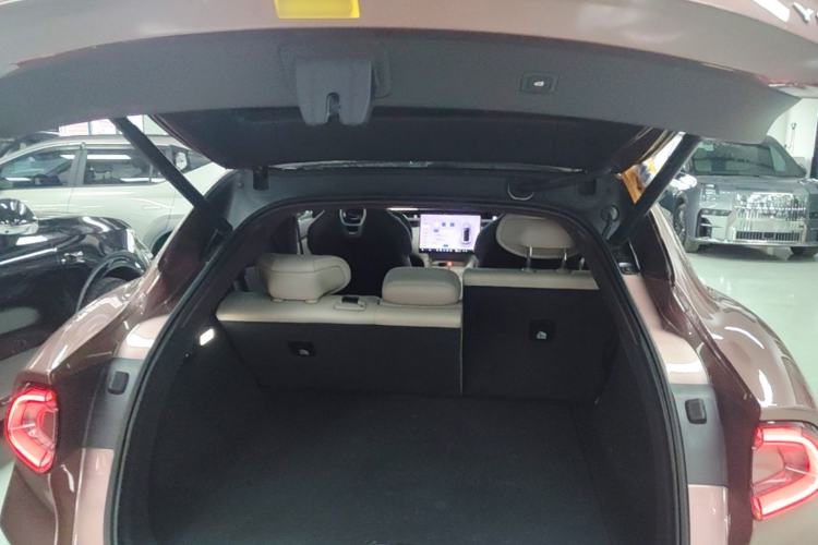 Used Xiaomi Auto YU7 2025 Ultra-Long Range High-Performance All-Wheel-Drive Max Edition Trunk