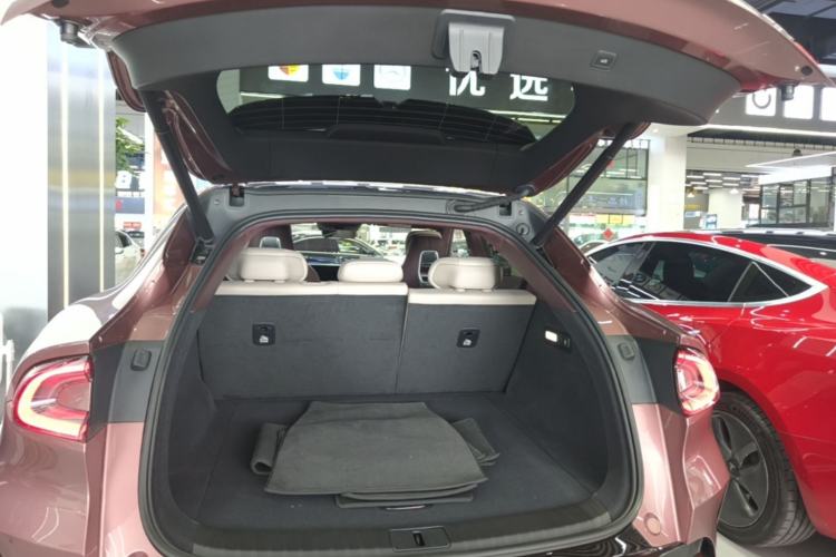 Used Xiaomi Auto YU7 2025 Ultra-Long Range High-Performance All-Wheel-Drive Max Edition Trunk