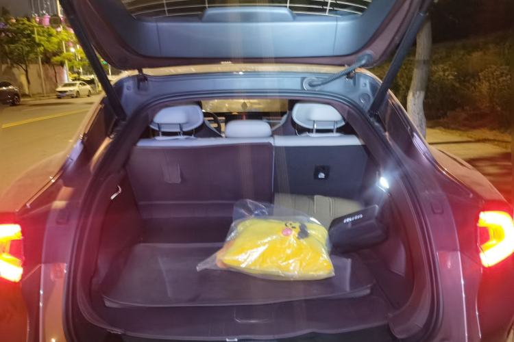 Used Xiaomi Auto YU7 2025 Ultra-Long Range High-Performance All-Wheel-Drive Max Edition Trunk