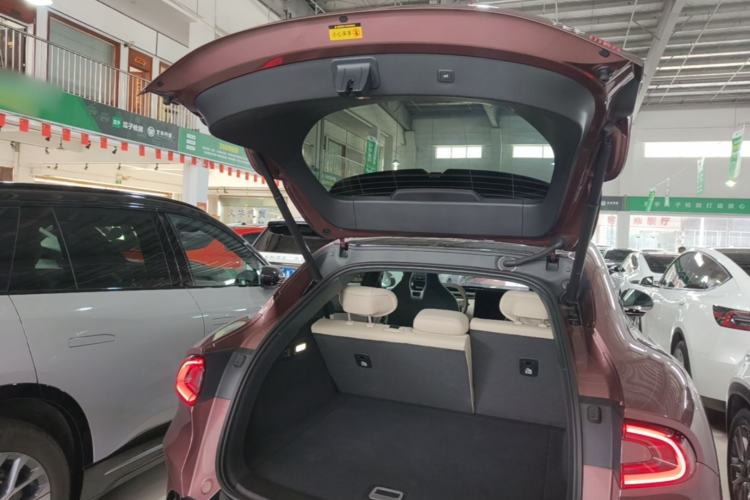 Used Xiaomi Auto YU7 2025 Ultra-Long Range High-Performance All-Wheel-Drive Max Edition Trunk