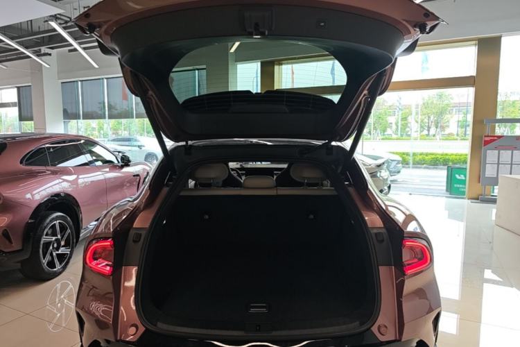 Used Xiaomi Auto YU7 2025 Ultra-Long Range High-Performance All-Wheel-Drive Max Edition Trunk