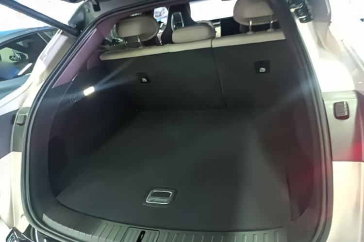 Used Xiaomi Auto YU7 2025 Ultra-Long Range High-Performance All-Wheel-Drive Max Edition Trunk