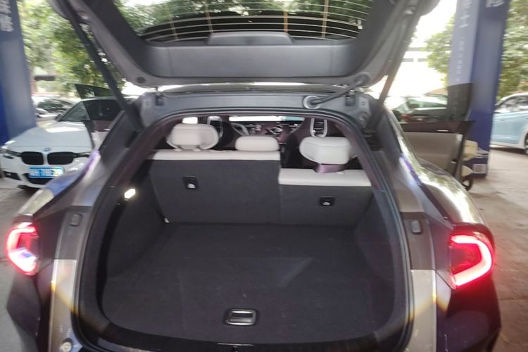 Used Xiaomi Auto YU7 2025 Ultra-Long Range Rear-Wheel Drive Version Trunk