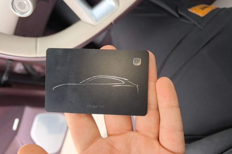 Used Xiaomi Auto YU7 2025 Ultra-Long Range High-Performance All-Wheel-Drive Max Edition Vehicle Key