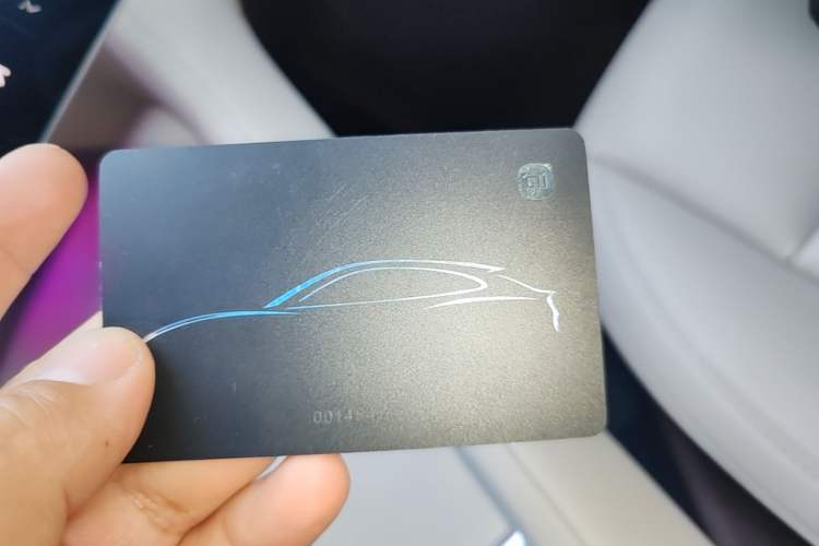 Used Xiaomi Auto YU7 2025 Ultra-Long Range High-Performance All-Wheel-Drive Max Edition Vehicle Key