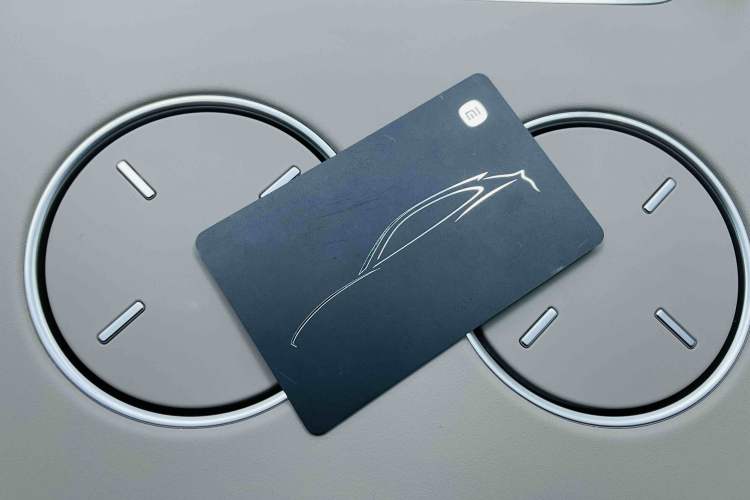 Used Xiaomi Auto YU7 2025 Ultra-Long Range High-Performance All-Wheel-Drive Max Edition Vehicle Key