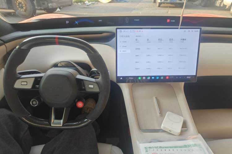 Used Xiaomi Auto YU7 2025 Ultra-Long Range High-Performance All-Wheel-Drive Max Edition Audio And AC Panel