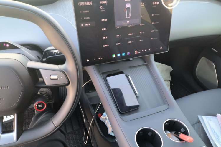 Used Xiaomi Auto YU7 2025 Ultra-Long Range High-Performance All-Wheel-Drive Max Edition Audio And AC Panel