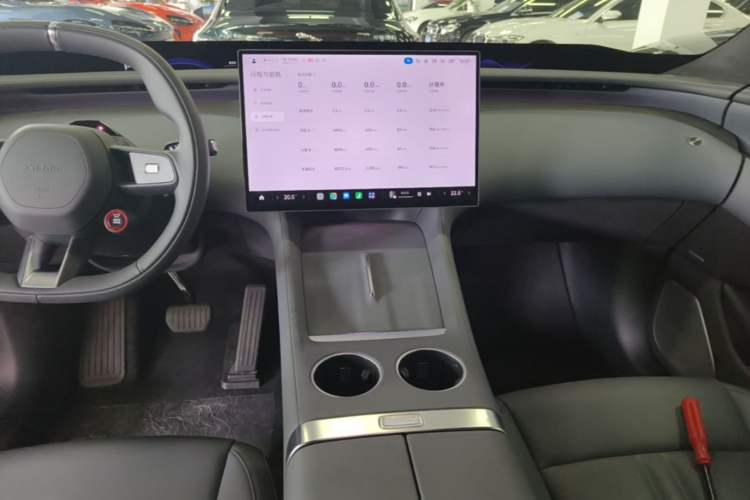 Used Xiaomi Auto YU7 2025 Ultra-Long Range High-Performance All-Wheel-Drive Max Edition Audio And AC Panel