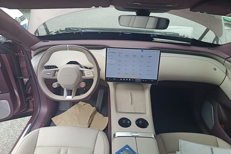 Used Xiaomi Auto YU7 2025 Ultra-Long Range High-Performance All-Wheel-Drive Max Edition Center Console
