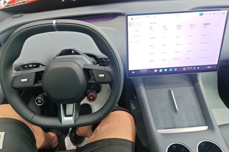 Used Xiaomi Auto YU7 2025 Ultra-Long Range High-Performance All-Wheel-Drive Max Edition Center Console