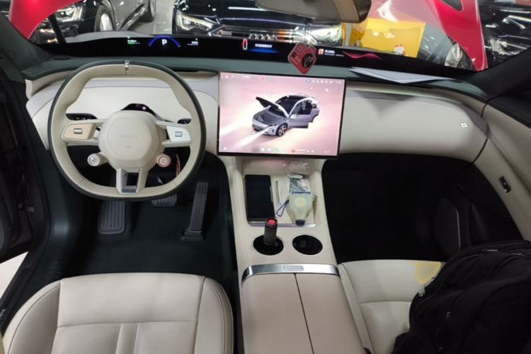Used Xiaomi Auto YU7 2025 Ultra-Long Range High-Performance All-Wheel-Drive Max Edition Center Console