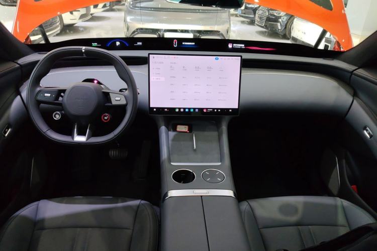 Used Xiaomi Auto YU7 2025 Ultra-Long Range High-Performance All-Wheel-Drive Max Edition Center Console