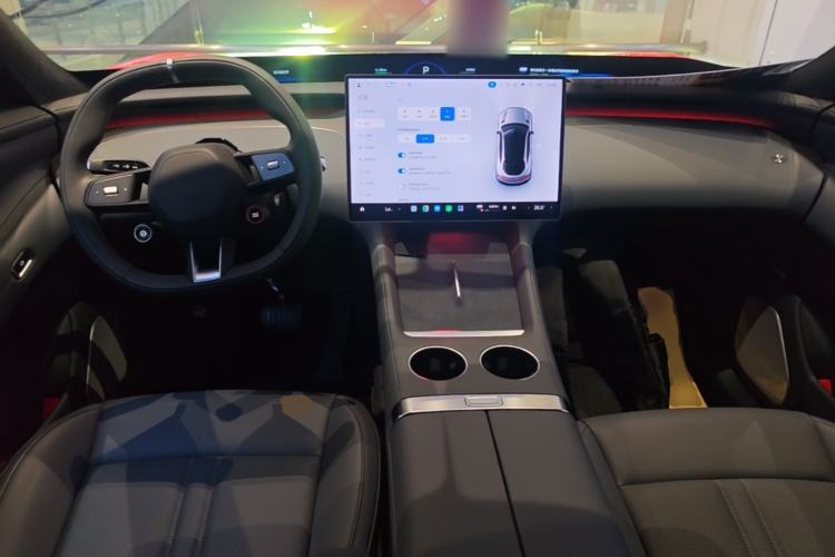 Used Xiaomi Auto YU7 2025 Ultra-Long Range High-Performance All-Wheel-Drive Max Edition Center Console