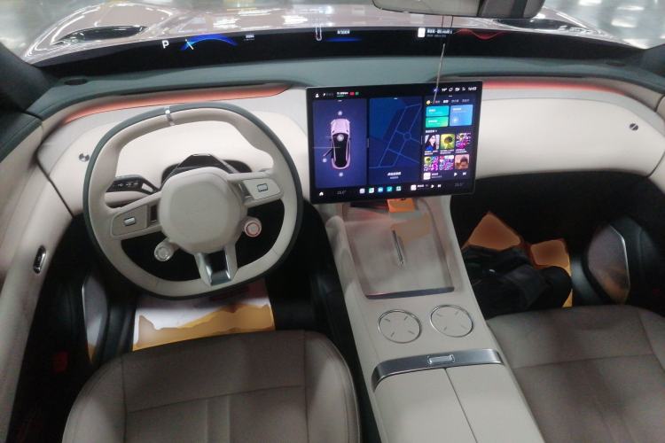 Used Xiaomi Auto YU7 2025 Ultra-Long Range Rear-Wheel Drive Version Center Console