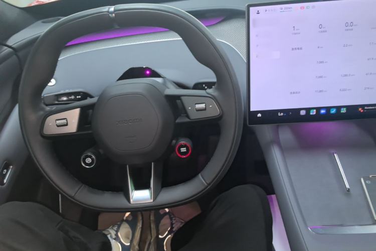 Used Xiaomi Auto YU7 2025 Ultra-Long Range High-Performance All-Wheel-Drive Max Edition Center Console