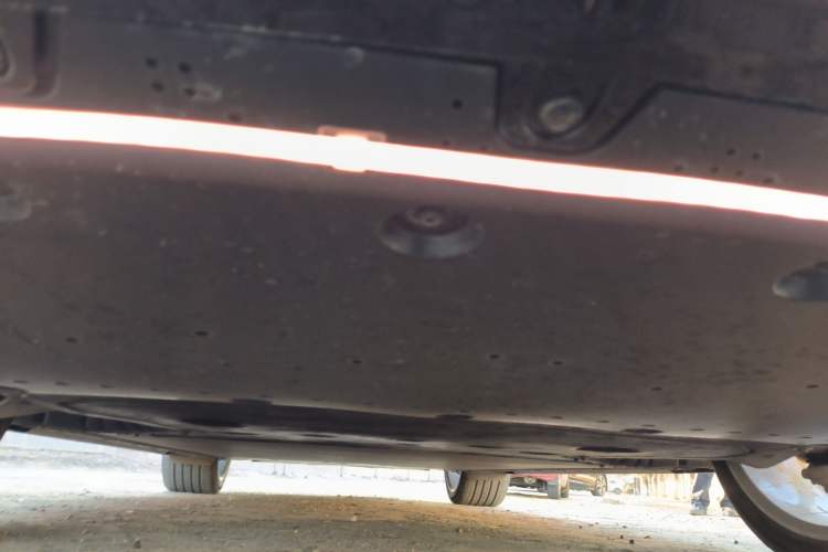 Used Xiaomi Auto YU7 2025 Ultra-Long Range High-Performance All-Wheel-Drive Max Edition Chassis Front
