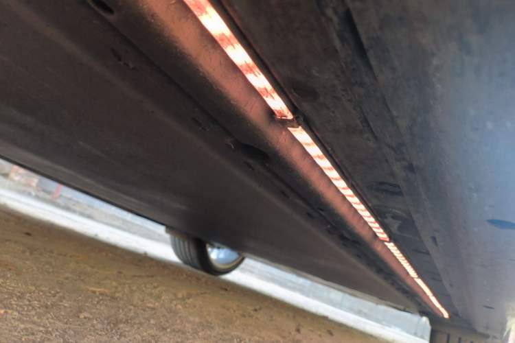 Used Xiaomi Auto YU7 2025 Ultra-Long Range High-Performance All-Wheel-Drive Max Edition Chassis Front Left