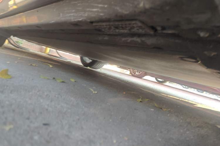 Used Xiaomi Auto YU7 2025 Ultra-Long Range High-Performance All-Wheel-Drive Max Edition Chassis Front Right