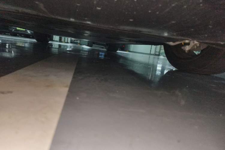 Used Xiaomi Auto YU7 2025 Ultra-Long Range High-Performance All-Wheel-Drive Max Edition Chassis Front