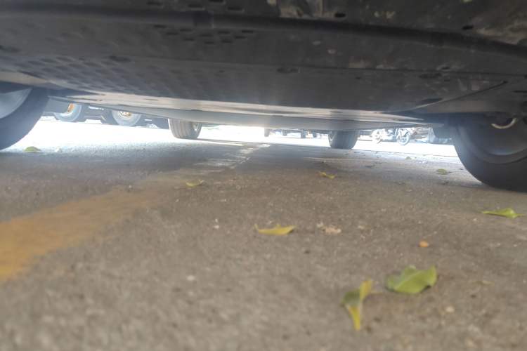 Used Xiaomi Auto YU7 2025 Ultra-Long Range High-Performance All-Wheel-Drive Max Edition Chassis Rear