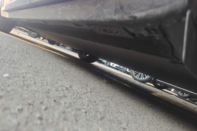 Used Xiaomi Auto YU7 2025 Ultra-Long Range High-Performance All-Wheel-Drive Max Edition Chassis Rear Left