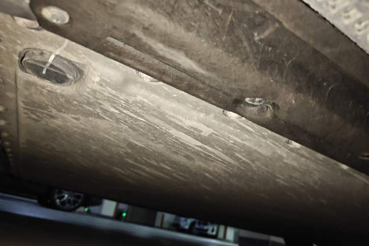 Used Xiaomi Auto YU7 2025 Ultra-Long Range High-Performance All-Wheel-Drive Max Edition Chassis Rear Right