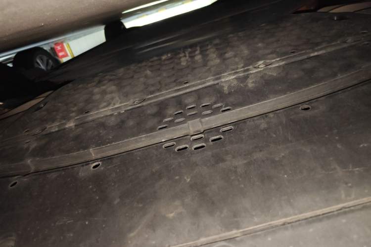 Used Xiaomi Auto YU7 2025 Ultra-Long Range High-Performance All-Wheel-Drive Max Edition Chassis Rear