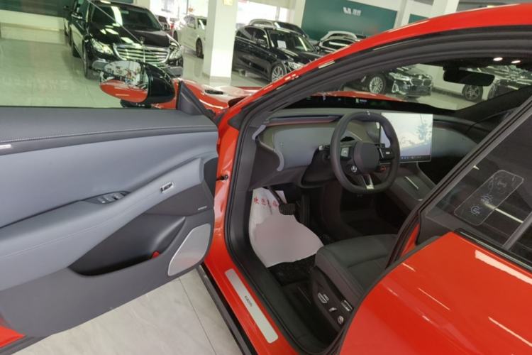 Used Xiaomi Auto YU7 2025 Ultra-Long Range High-Performance All-Wheel-Drive Max Edition Driver Seat