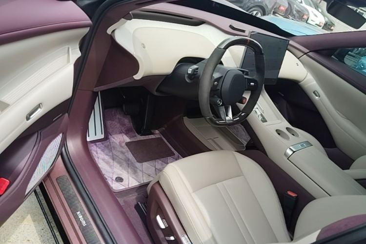 Used Xiaomi Auto YU7 2025 Ultra-Long Range High-Performance All-Wheel-Drive Max Edition Driver Seat