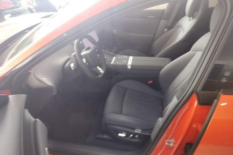 Used Xiaomi Auto YU7 2025 Ultra-Long Range High-Performance All-Wheel-Drive Max Edition Driver Seat
