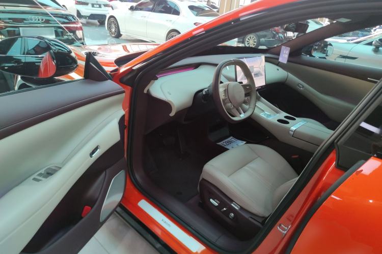 Used Xiaomi Auto YU7 2025 Ultra-Long Range Rear-Wheel Drive Version Driver Seat