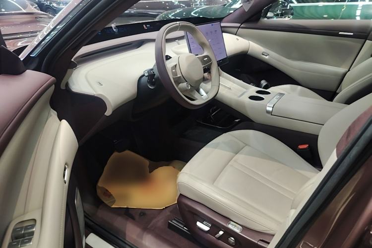 Used Xiaomi Auto YU7 2025 Ultra-Long Range High-Performance All-Wheel-Drive Max Edition Driver Seat