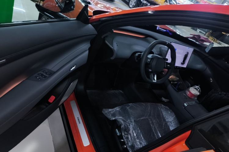 Used Xiaomi Auto YU7 2025 Ultra-Long Range High-Performance All-Wheel-Drive Max Edition Driver Seat