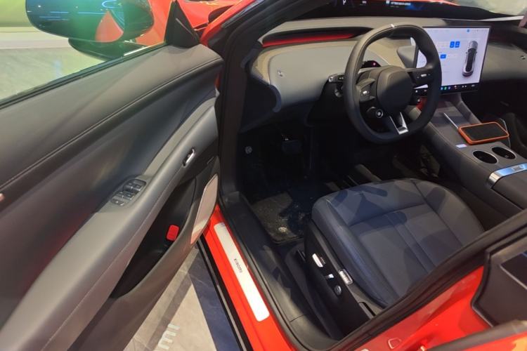 Used Xiaomi Auto YU7 2025 Ultra-Long Range High-Performance All-Wheel-Drive Max Edition Driver Seat
