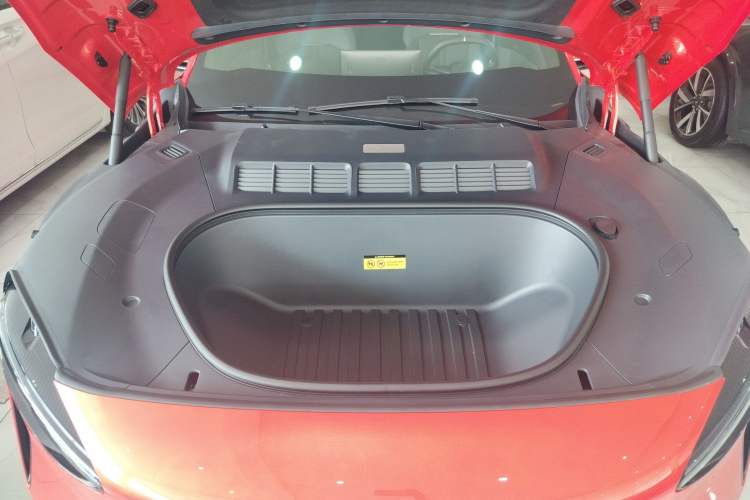 Used Xiaomi Auto YU7 2025 Ultra-Long Range High-Performance All-Wheel-Drive Max Edition Engine Bay