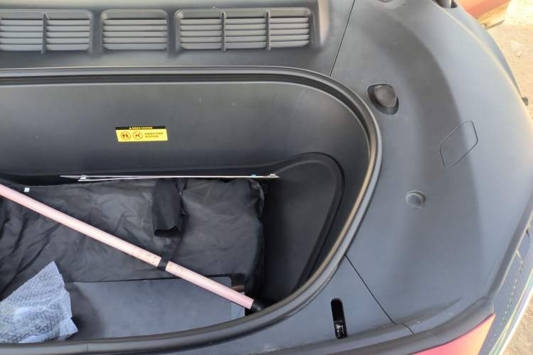 Used Xiaomi Auto YU7 2025 Ultra-Long Range High-Performance All-Wheel-Drive Max Edition Engine Bay Left