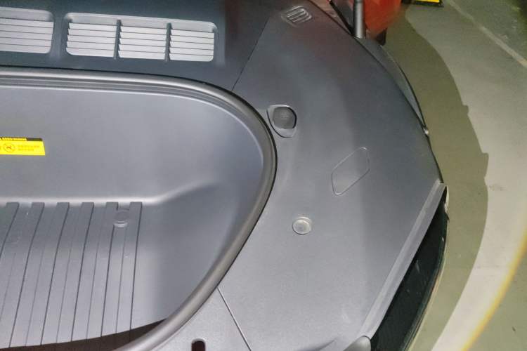 Used Xiaomi Auto YU7 2025 Ultra-Long Range Rear-Wheel Drive Version Engine Bay Left
