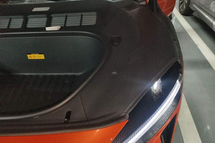 Used Xiaomi Auto YU7 2025 Ultra-Long Range High-Performance All-Wheel-Drive Max Edition Engine Bay Left