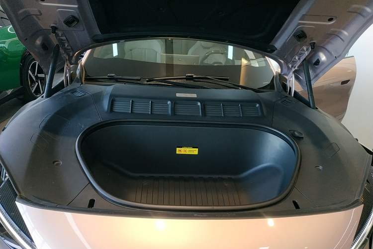 Used Xiaomi Auto YU7 2025 Ultra-Long Range High-Performance All-Wheel-Drive Max Edition Engine Bay