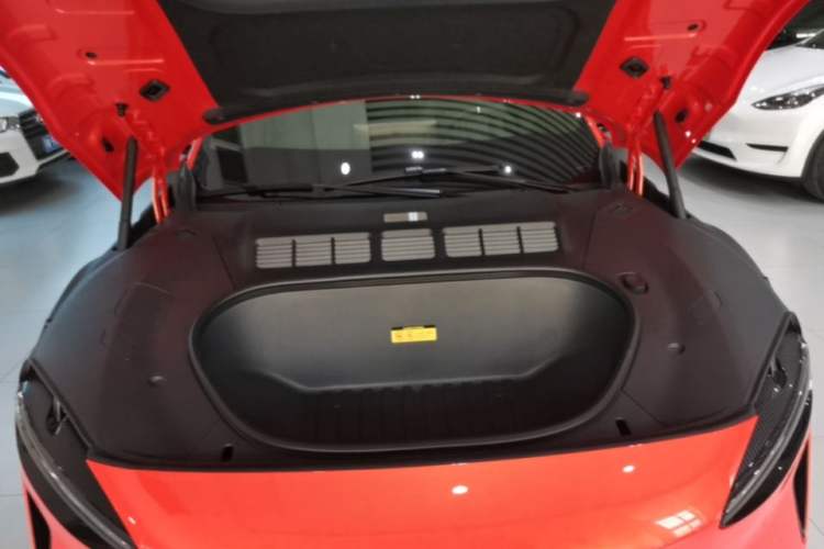 Used Xiaomi Auto YU7 2025 Ultra-Long Range High-Performance All-Wheel-Drive Max Edition Engine Bay