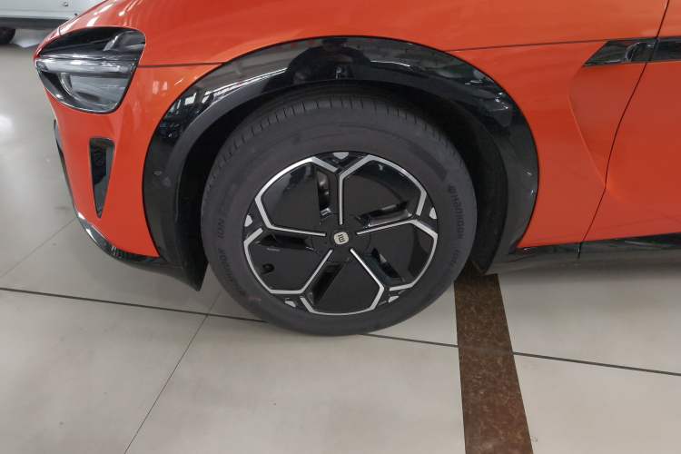 Used Xiaomi Auto YU7 2025 Ultra-Long Range All-Wheel Drive Pro Version Exterior 4