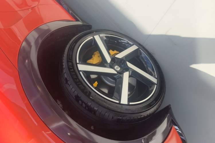 Used Xiaomi Auto YU7 2025 Ultra-Long Range All-Wheel Drive Pro Version Exterior 4
