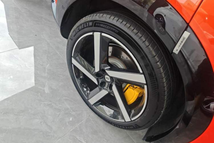 Used Xiaomi Auto YU7 2025 Ultra-Long Range High-Performance All-Wheel-Drive Max Edition Exterior 5