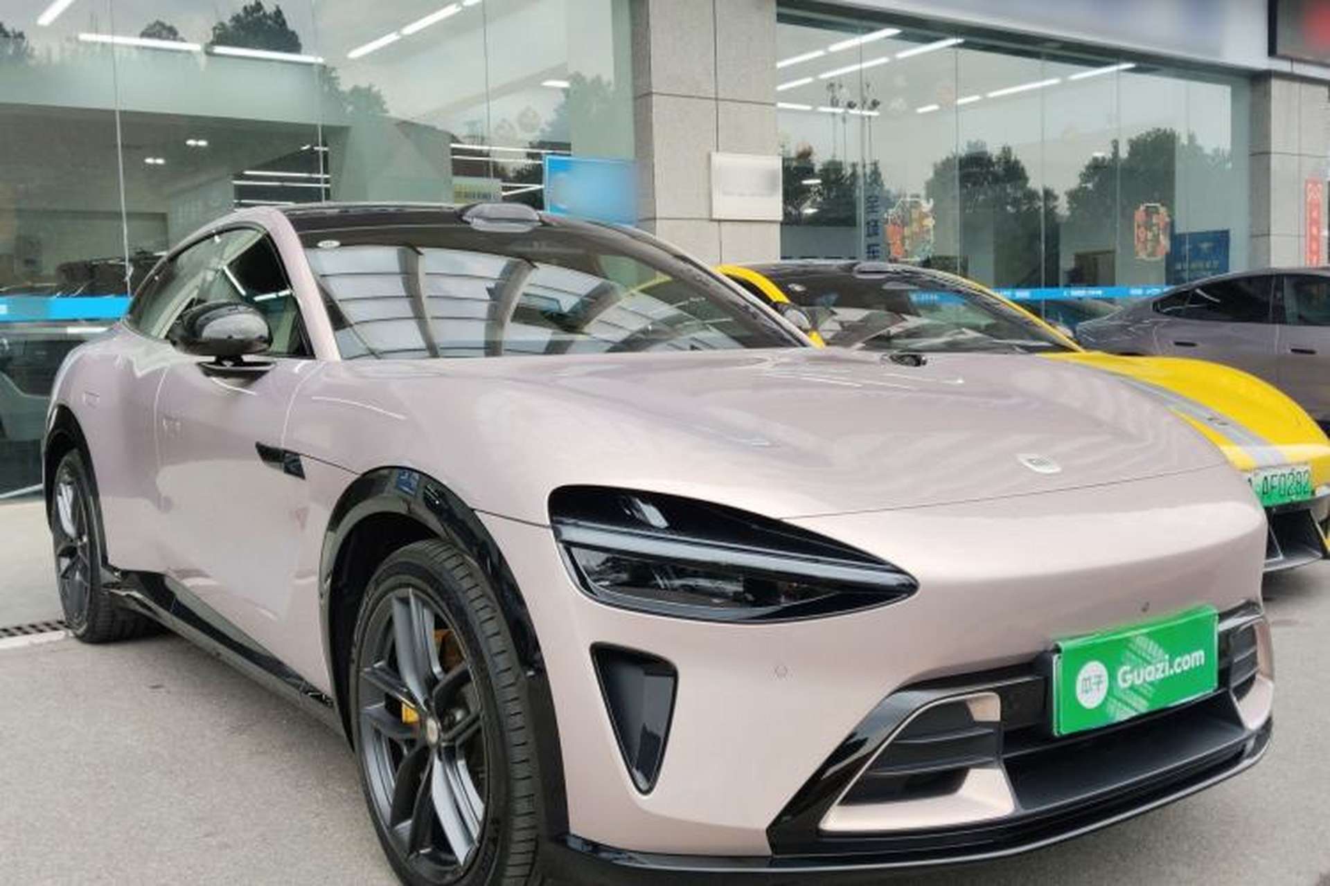 Used Xiaomi Auto YU7 2025 Ultra-Long Range High-Performance All-Wheel-Drive Max Edition Front Right 45 Deg