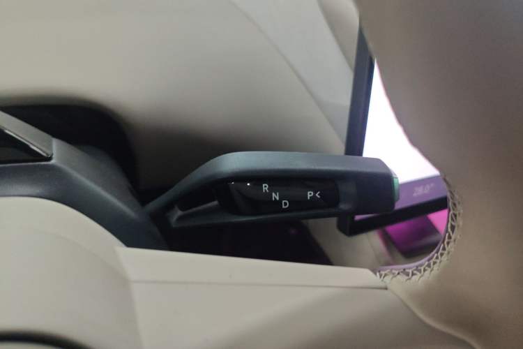 Used Xiaomi Auto YU7 2025 Ultra-Long Range All-Wheel Drive Pro Version Gear Lever