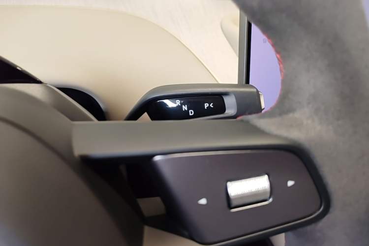 Used Xiaomi Auto YU7 2025 Ultra-Long Range High-Performance All-Wheel-Drive Max Edition Gear Lever