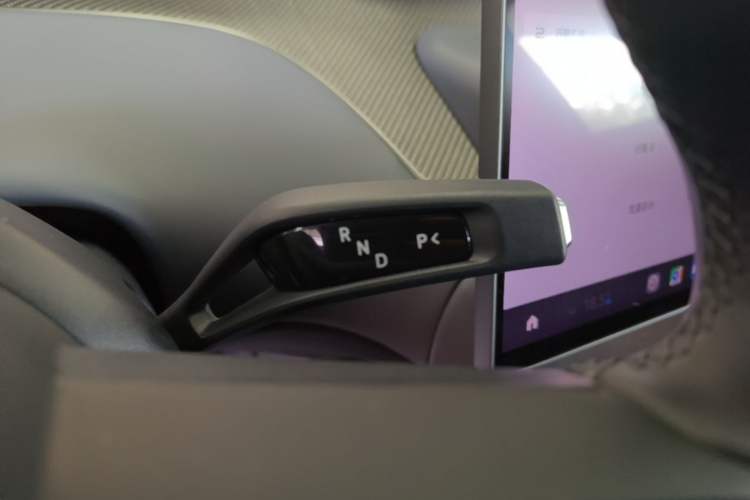 Used Xiaomi Auto YU7 2025 Ultra-Long Range High-Performance All-Wheel-Drive Max Edition Gear Lever