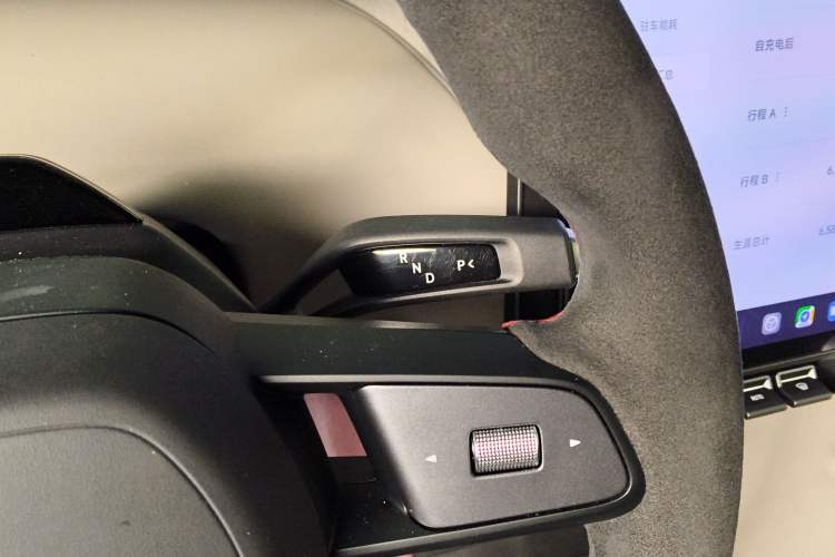 Used Xiaomi Auto YU7 2025 Ultra-Long Range High-Performance All-Wheel-Drive Max Edition Gear Lever